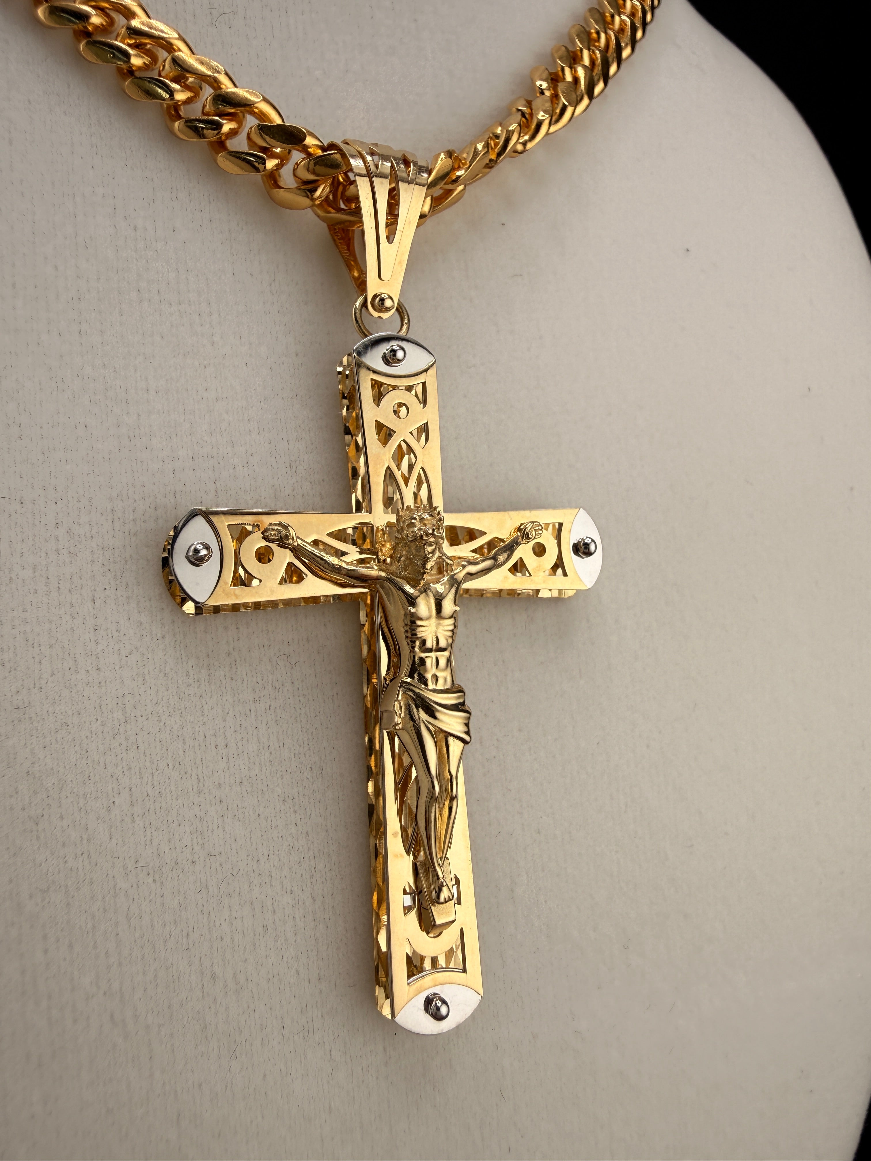 14K Gold Jesus on the Cross Pendant – 7.34 Grams Solid Gold Crucifix | Jewelry Connect