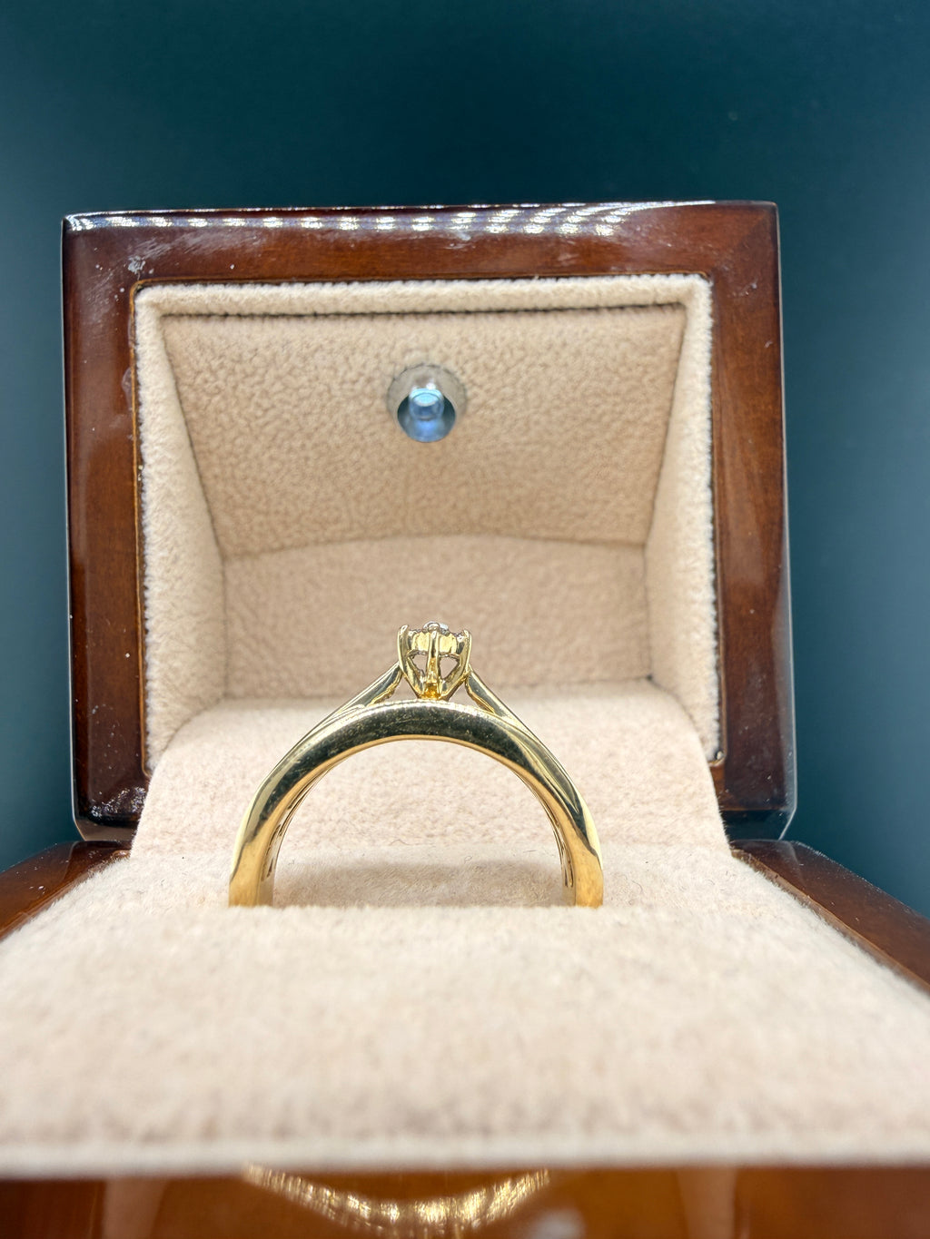 2.5 Carat Natural Diamond Engagement Ring – 10K Gold | Size 6