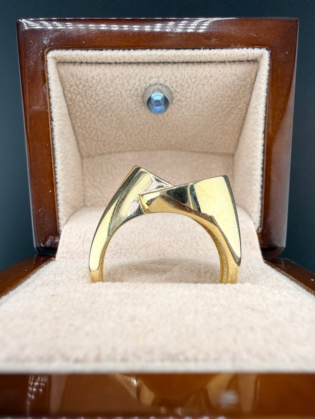 10K Gold Greek Key Women’s Ring – 2.8g Solid Gold Designer Band (Size 9) | Retail $1540 – Wholesale $481