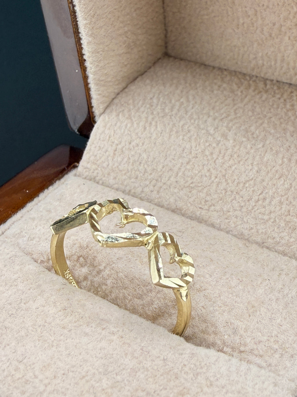 10K Gold 3 Heart Women’s Ring – Size 7 | 1.6g Solid Gold Love Ring | Jewelry Connect