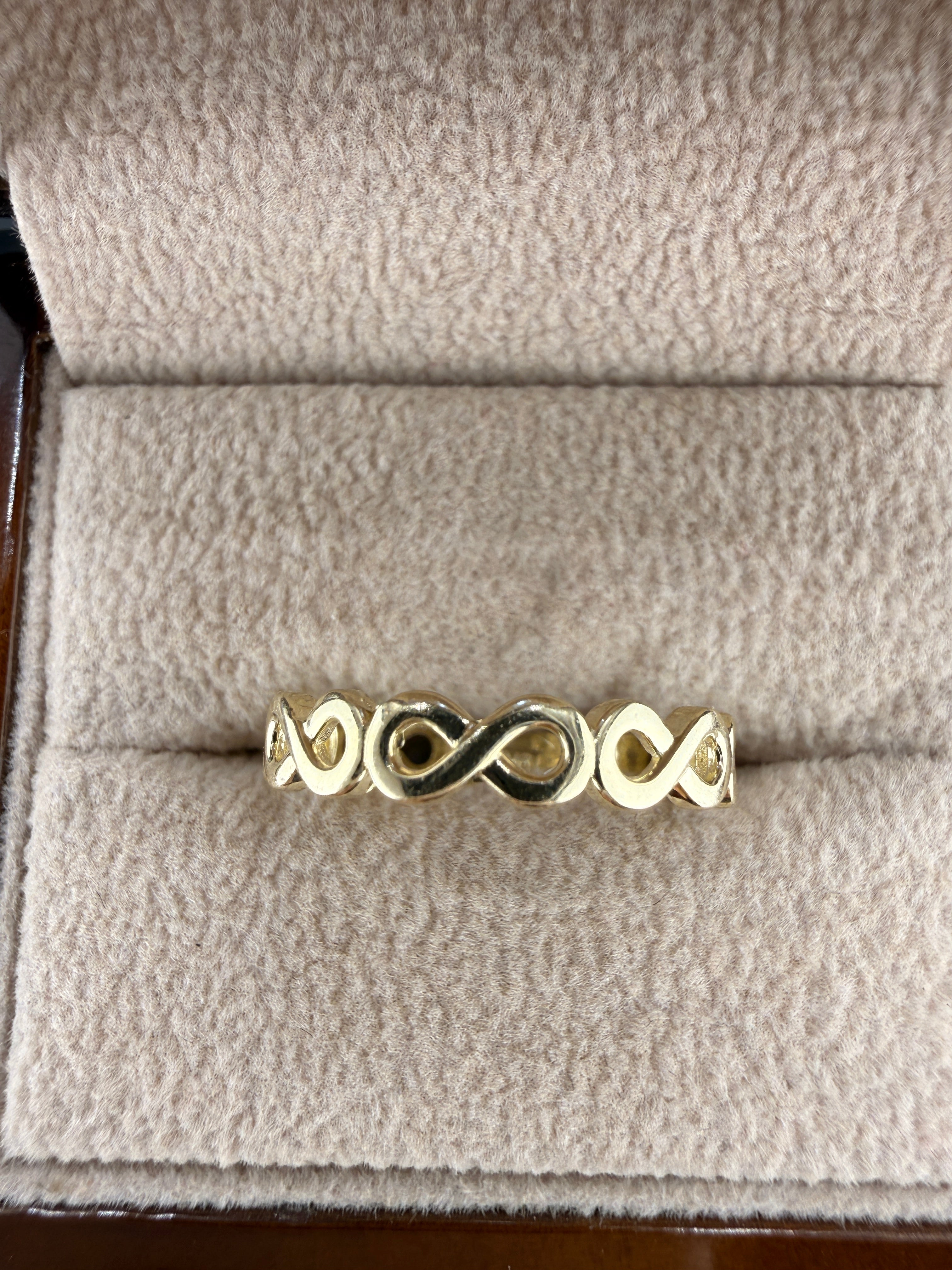10K Gold Infinity Ring for Women – 1.6g Minimalist Love Symbol Ring Size 6.5 | Jewelry Connect