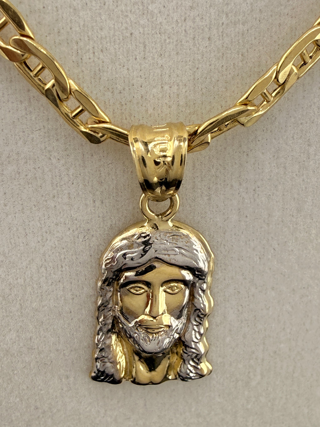 10K Gold Jesus Pendant (1.2g) – Solid Gold Religious Pendant | Wholesale Price by Jewelry Connect