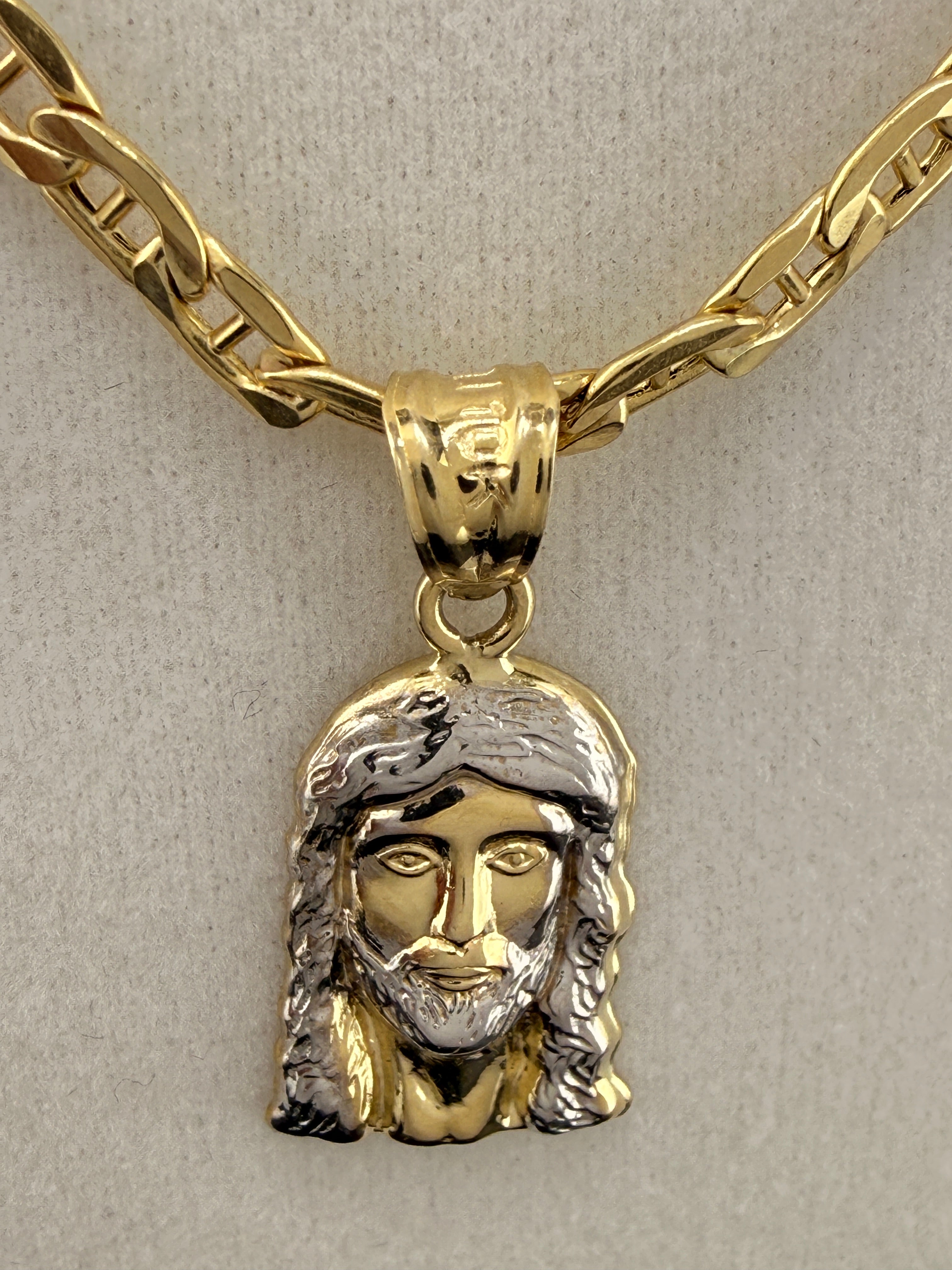 10K Gold Jesus Pendant (1.2g) – Solid Gold Religious Pendant | Wholesale Price by Jewelry Connect