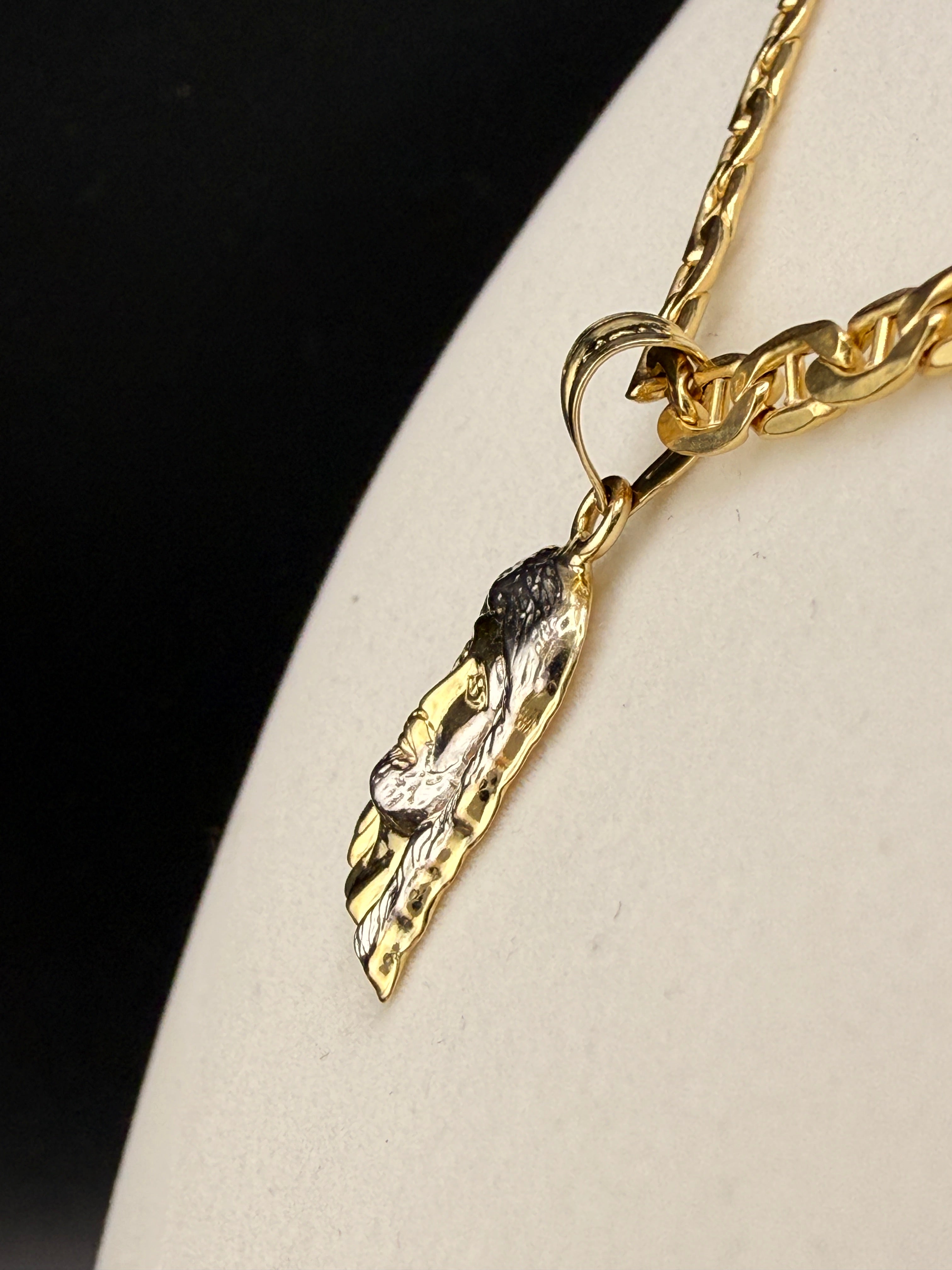 10K Gold Jesus Pendant (1.2g) – Solid Gold Religious Pendant | Wholesale Price by Jewelry Connect