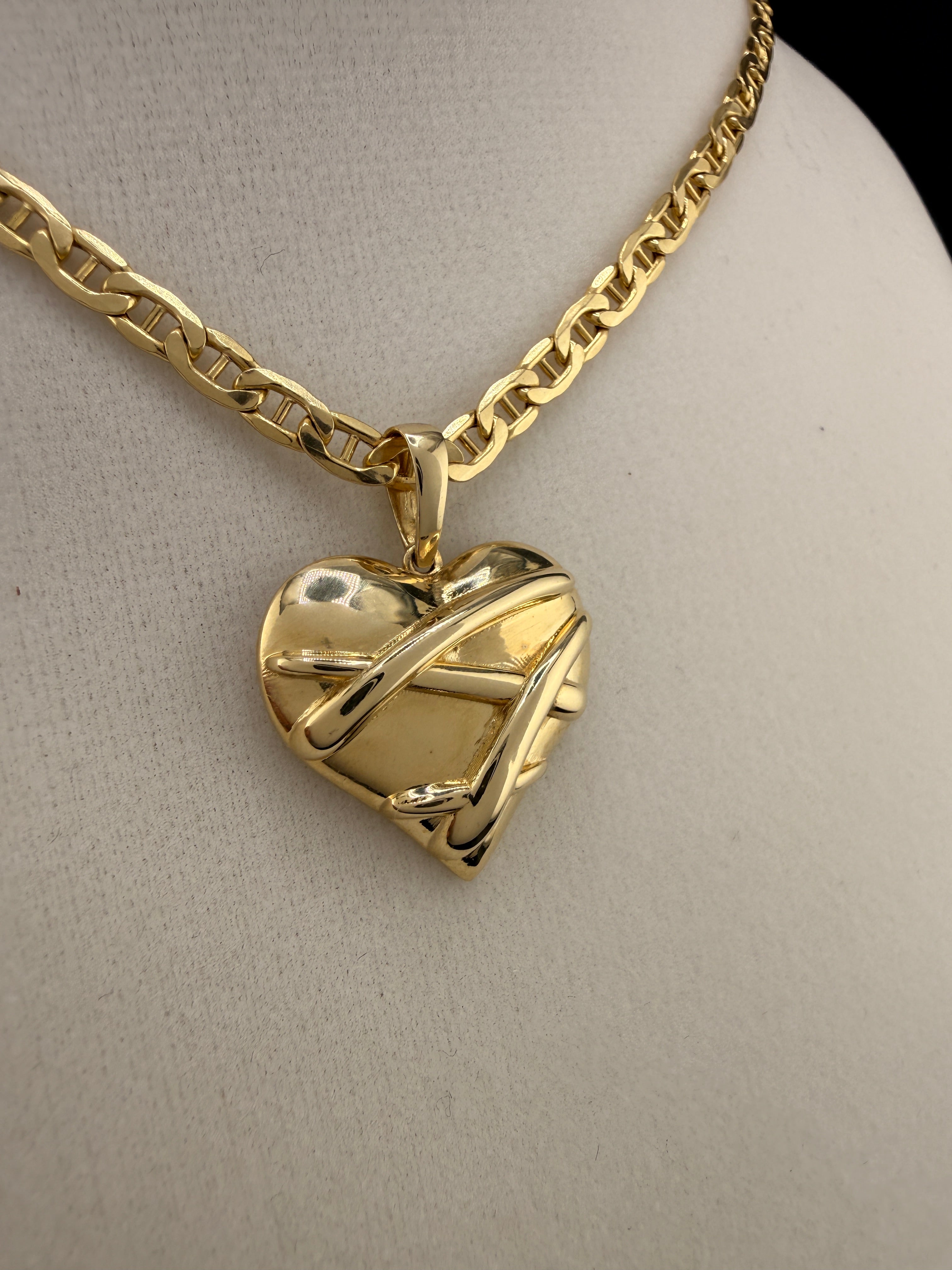 10K Gold Heart Pendant – Solid Gold Love Pendant (2.1g)