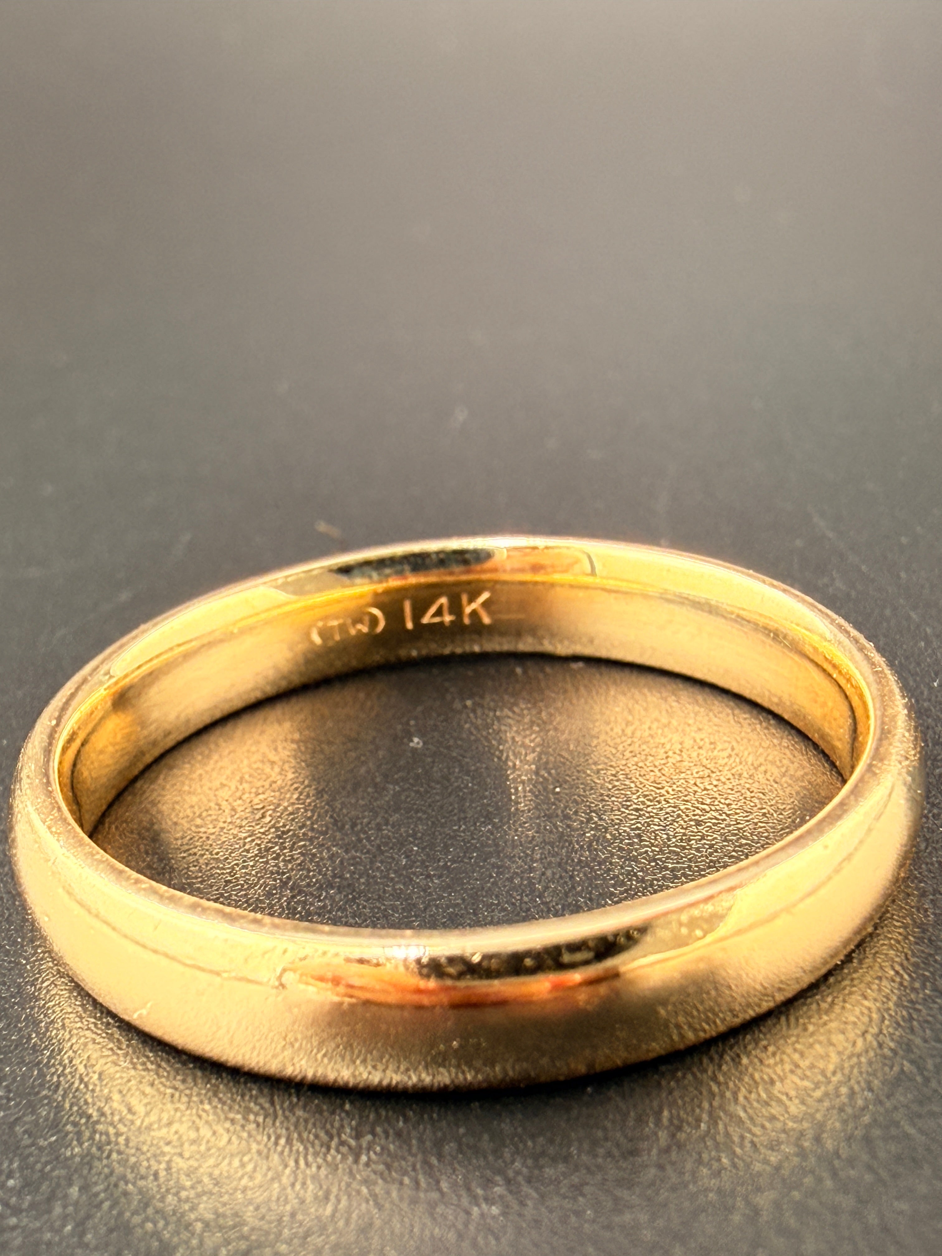 14K Solid Gold Men’s Wedding Band – 4mm Classic Plain Gold Ring (Size 11, 5.67g)