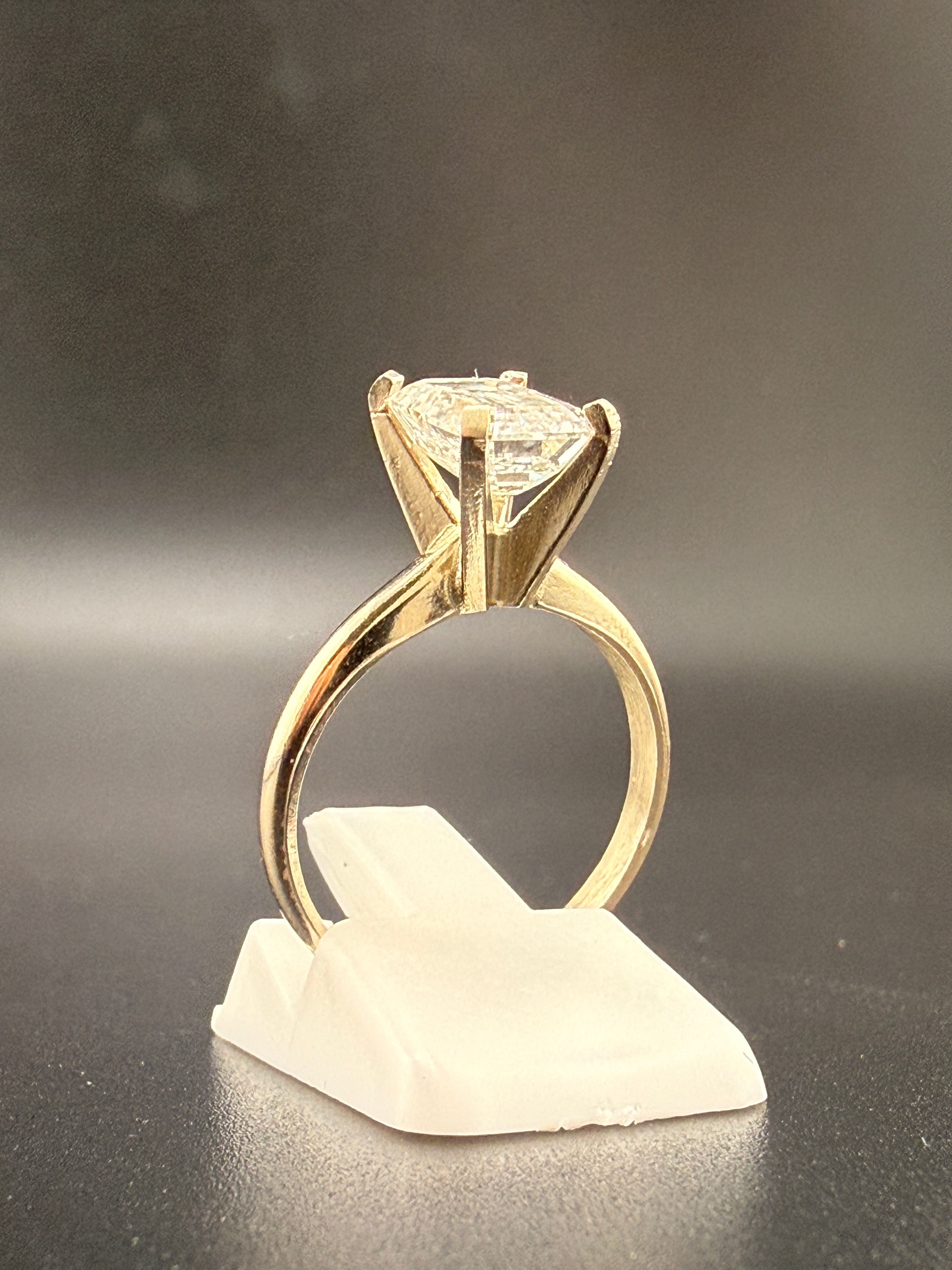 womens 14k white gold Lab grown solitare