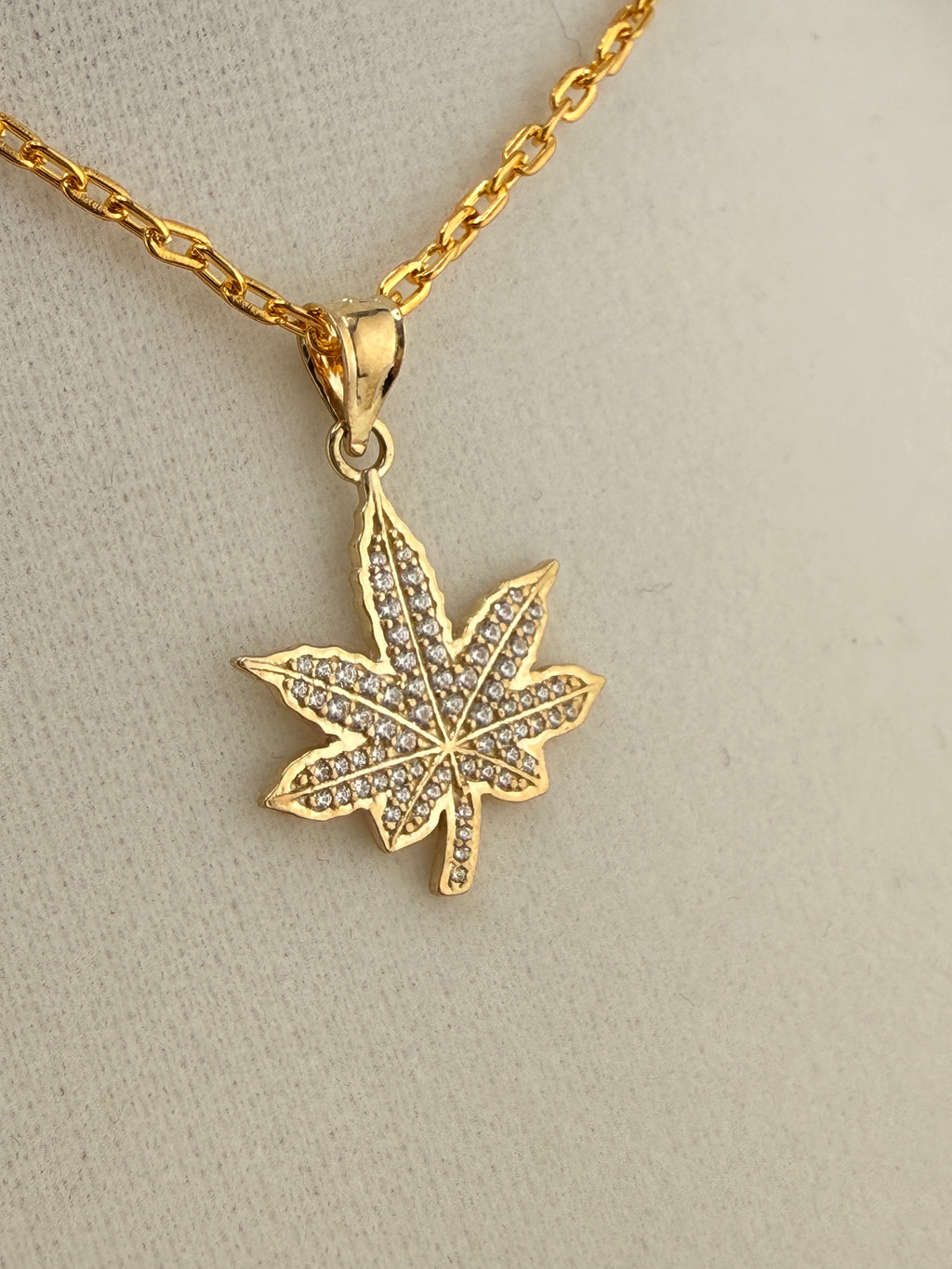 10K Solid Gold CZ Diamond-Encrusted Herbal Leaf Pendant