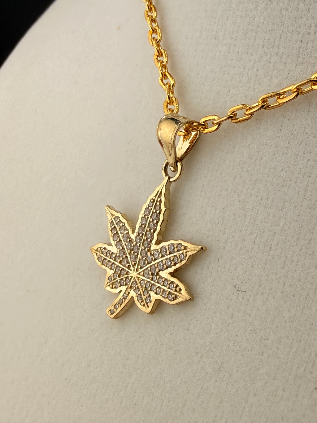 10K Solid Gold CZ Diamond-Encrusted Herbal Leaf Pendant