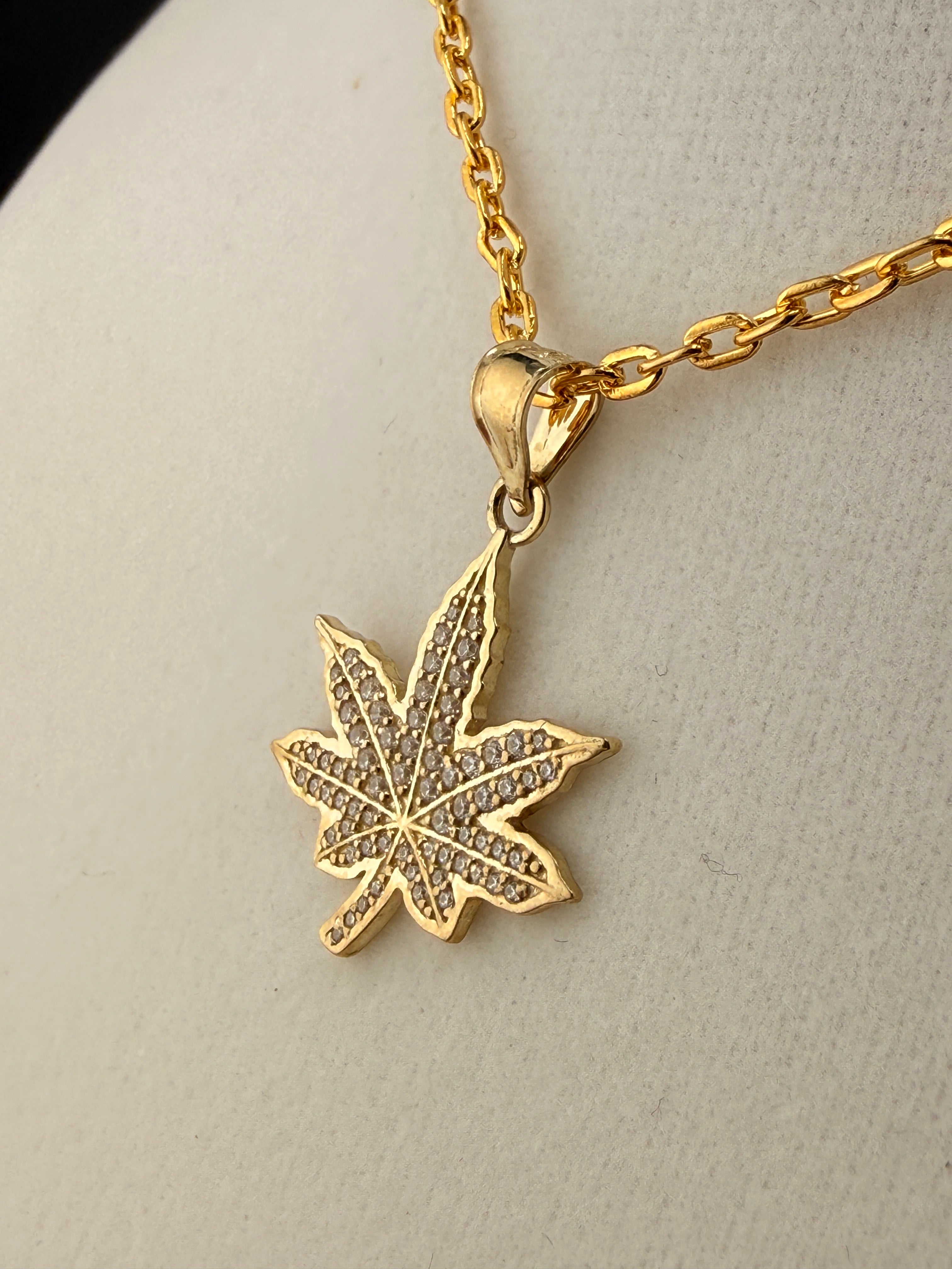 10K Solid Gold CZ Diamond-Encrusted Herbal Leaf Pendant