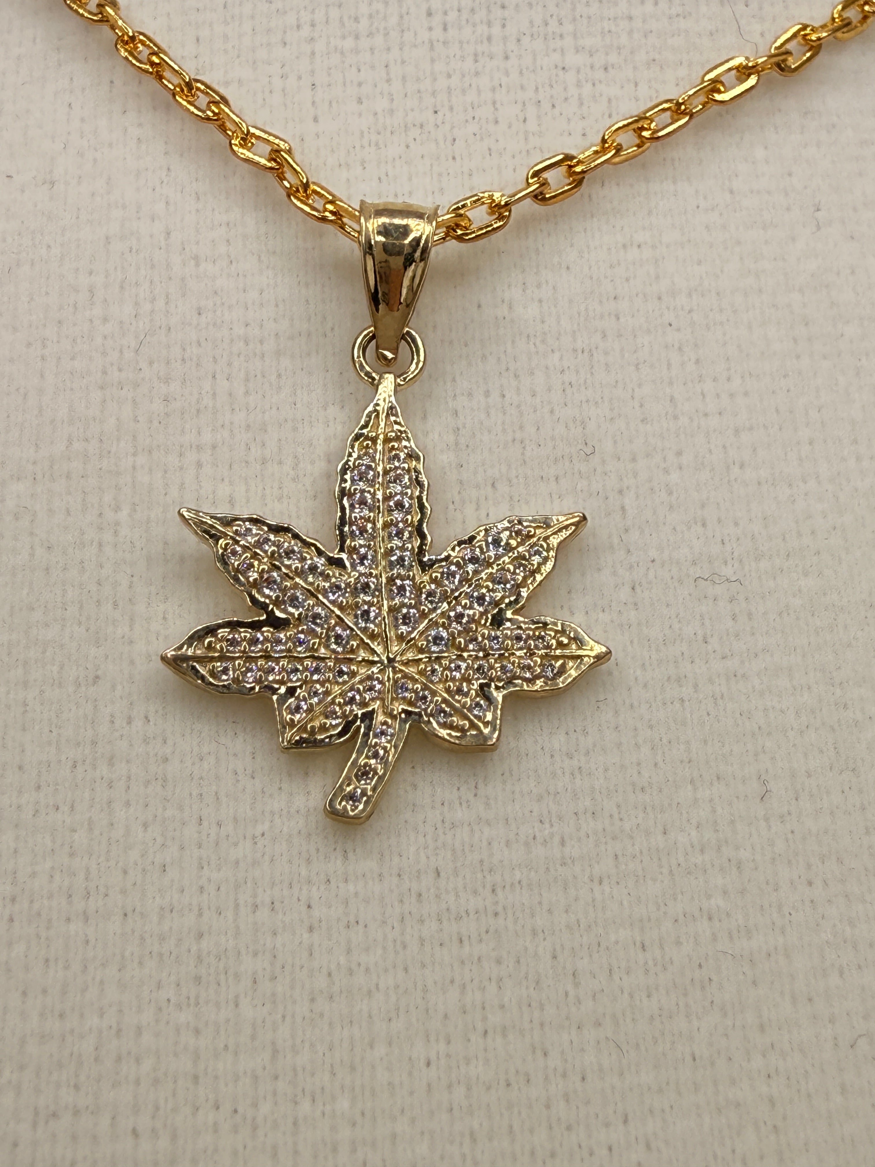10K Solid Gold CZ Diamond-Encrusted Herbal Leaf Pendant