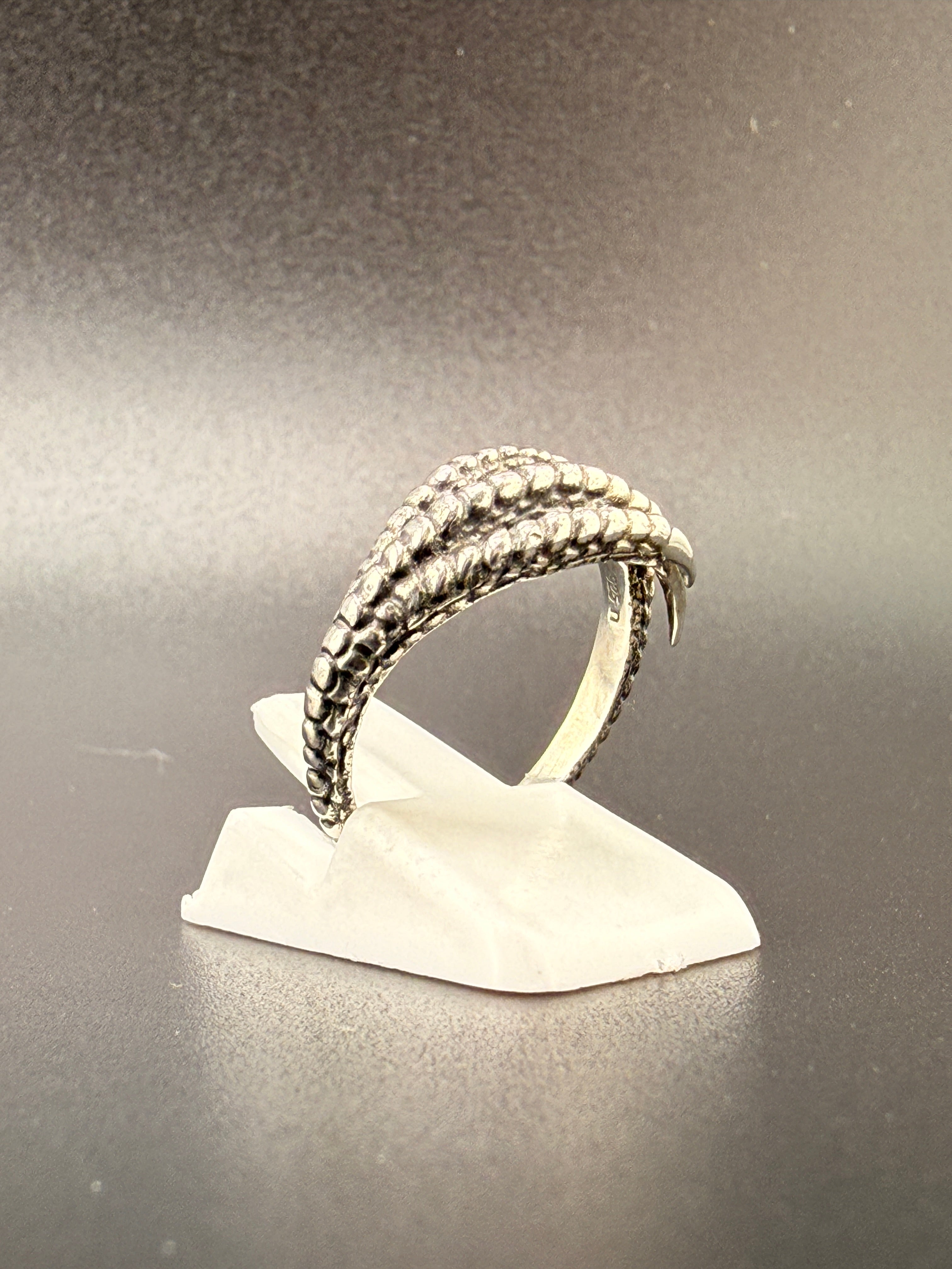 925 Sterling Silver Dragon Claw Ring – 2.5 Grams