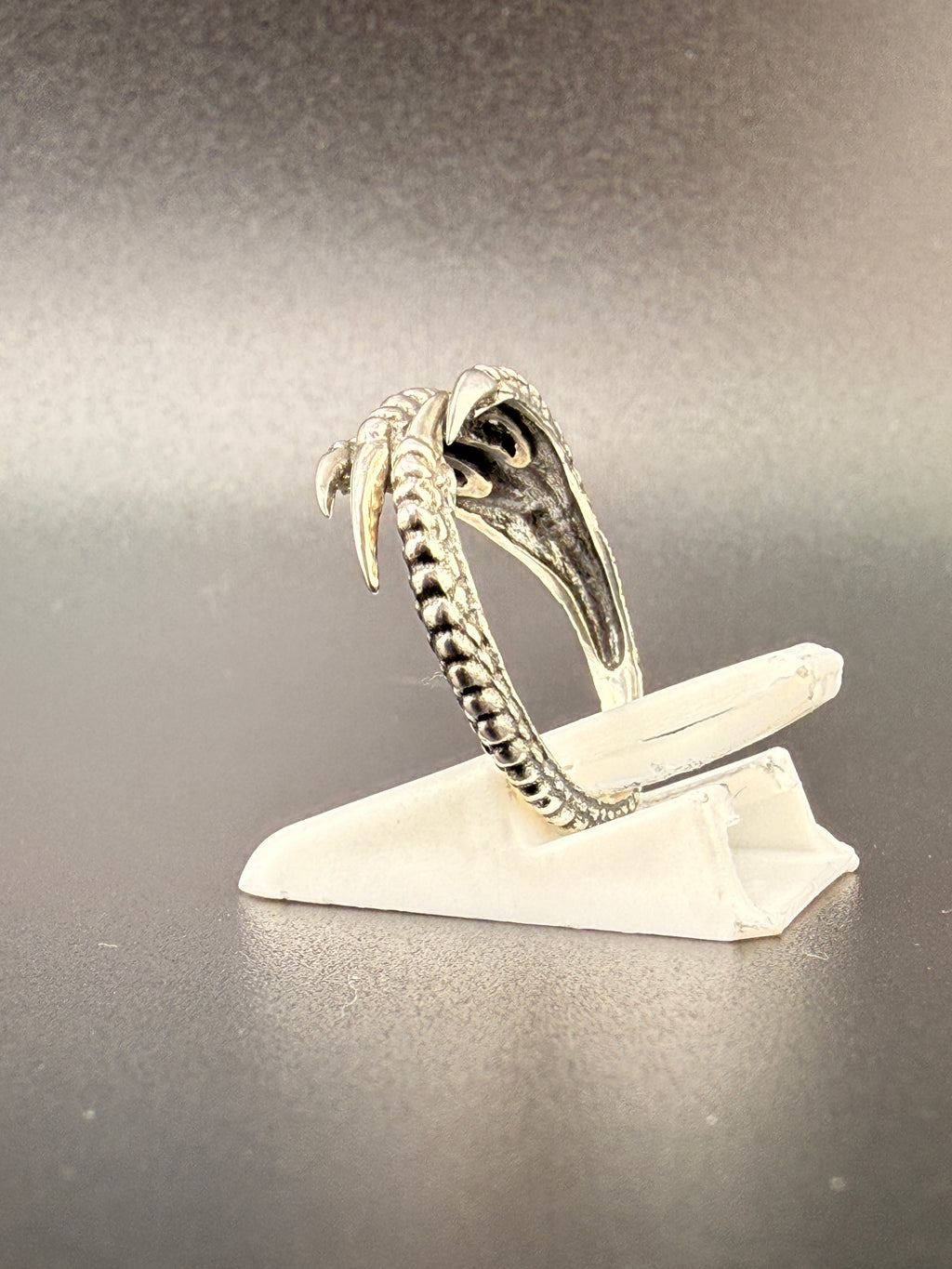 925 Sterling Silver Dragon Claw Ring – 2.5 Grams