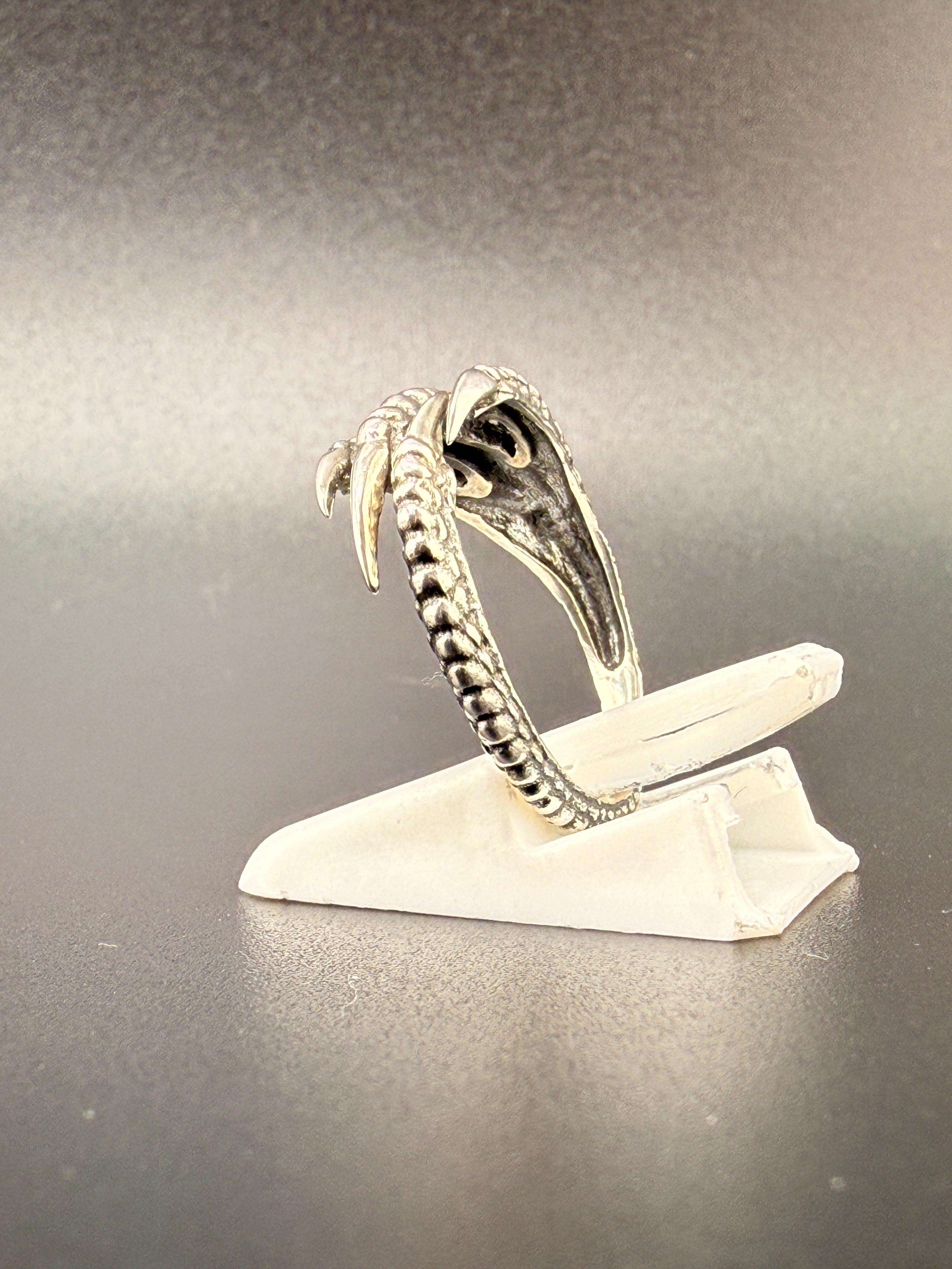 925 Sterling Silver Dragon Claw Ring – 2.5 Grams
