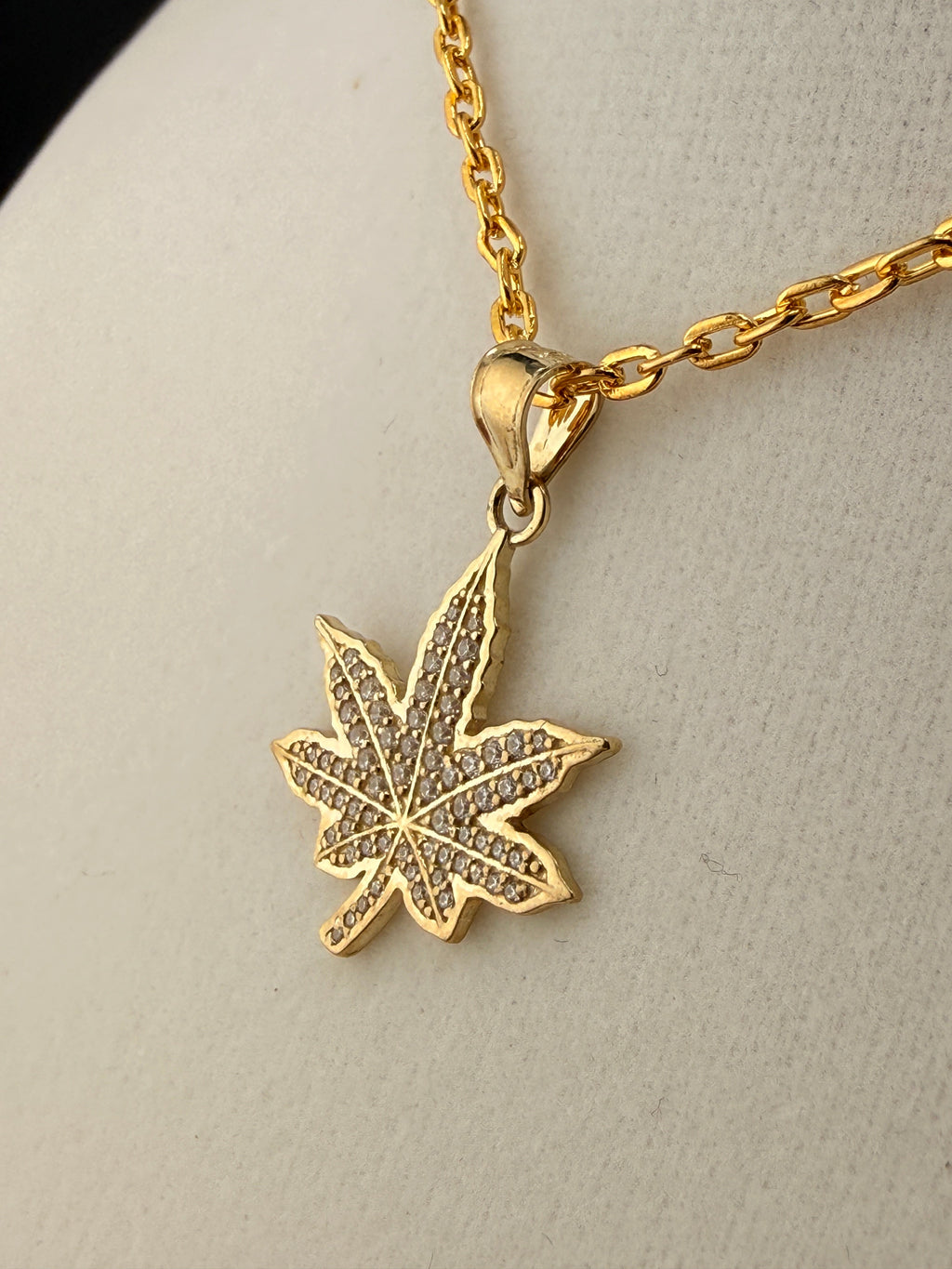 10K Solid Gold CZ Diamond-Encrusted Herbal Leaf Pendant
